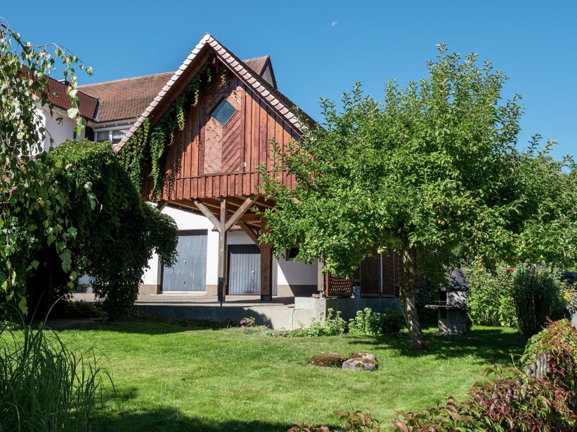 Cozy Apartment In Schwenningen With Garden Філлінген-Швеннінген Екстер'єр фото